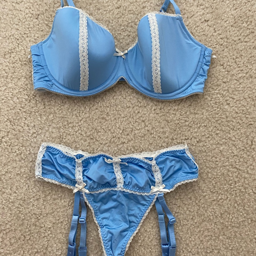 Wacoal Btempted Balconette Bra & Garter Set 36D/Sm